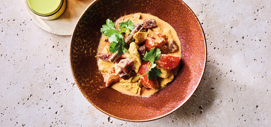 Ragoût de poulet épicé aux betteraves rouges