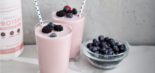 SMOOTHIE AUX BAIES ET AUX PROTÉINES DE KEFIR