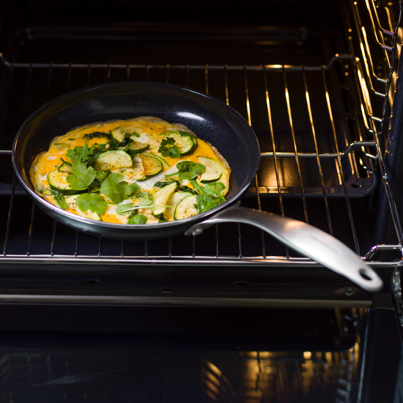 Royal Black Pannenkoekenpan zwart in oven